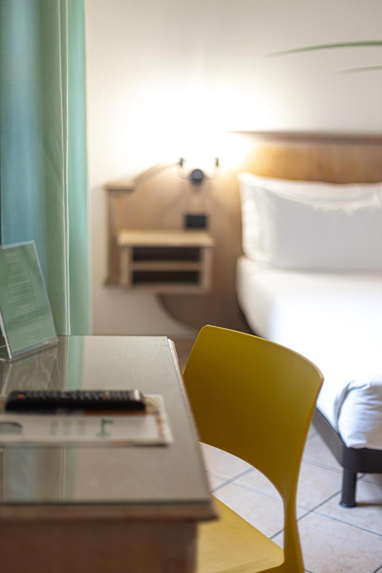 Hotel Tornielli 9 By Lvg Hotel Collection ノヴァーラ エクステリア 写真