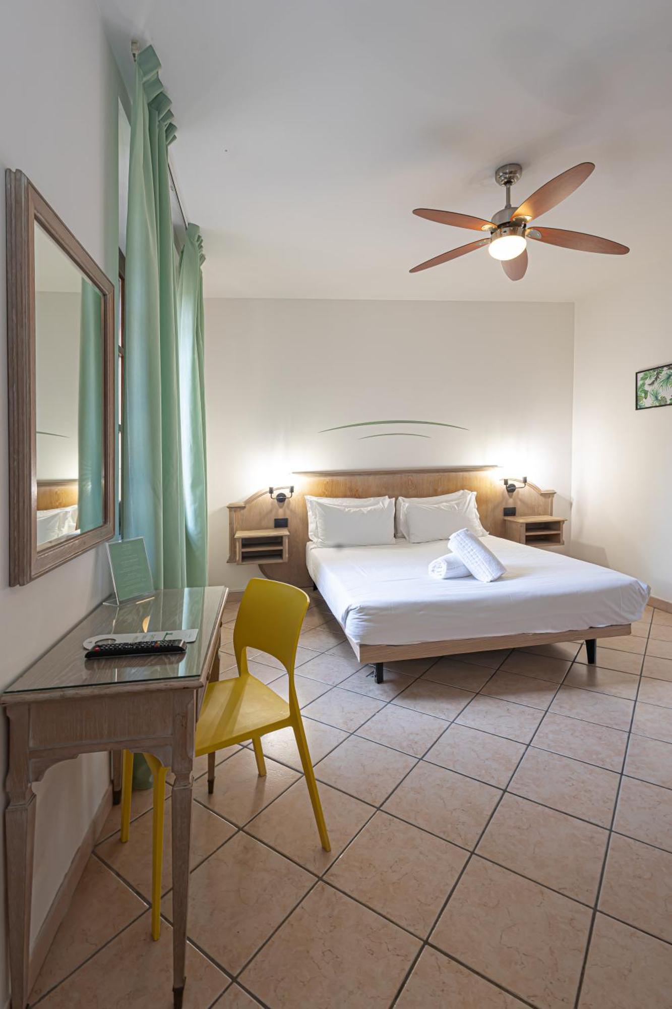 Hotel Tornielli 9 By Lvg Hotel Collection ノヴァーラ エクステリア 写真