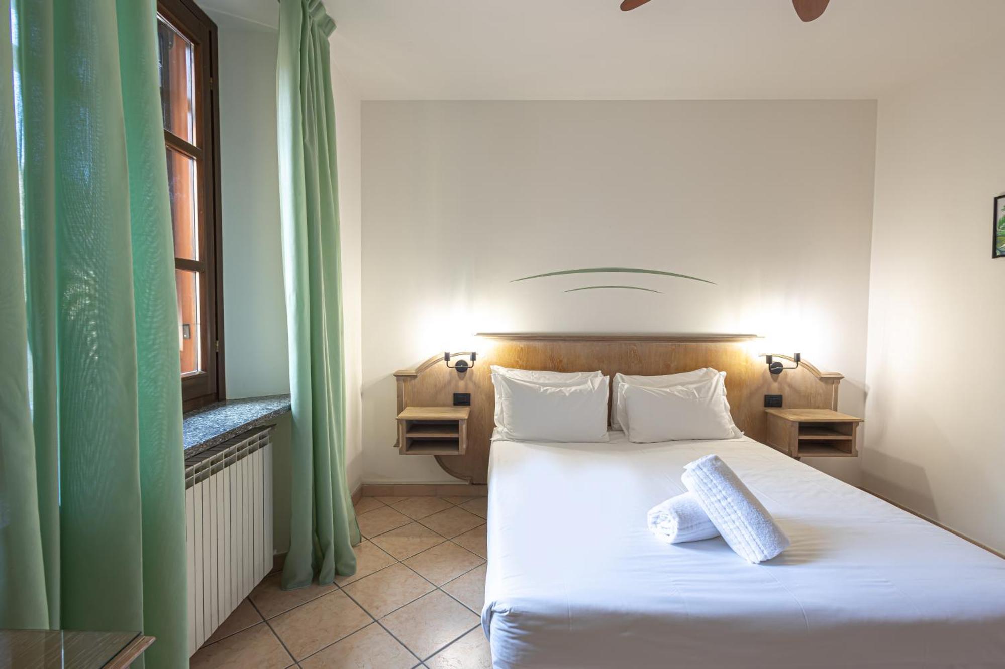 Hotel Tornielli 9 By Lvg Hotel Collection ノヴァーラ エクステリア 写真