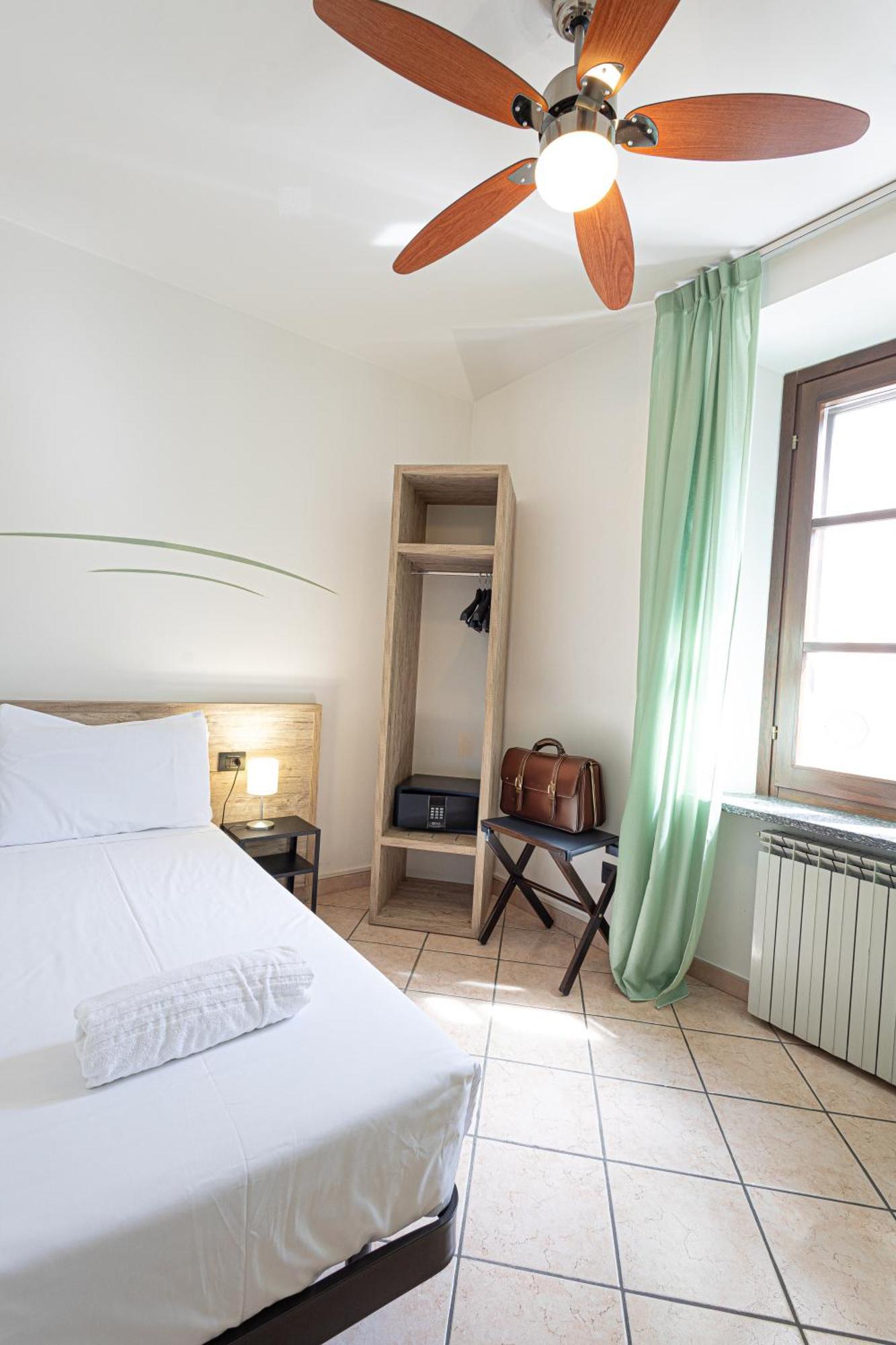 Hotel Tornielli 9 By Lvg Hotel Collection ノヴァーラ エクステリア 写真