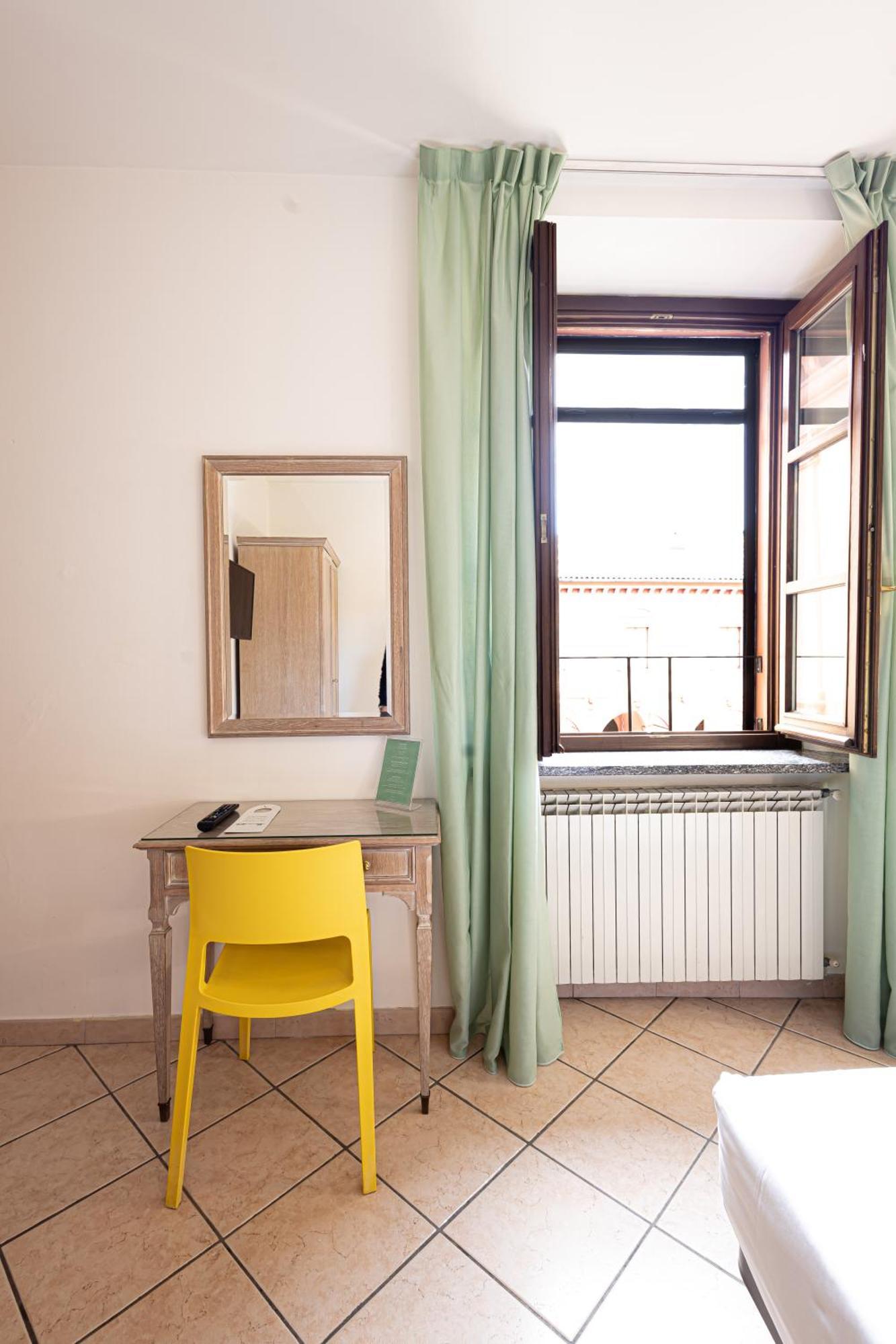 Hotel Tornielli 9 By Lvg Hotel Collection ノヴァーラ エクステリア 写真